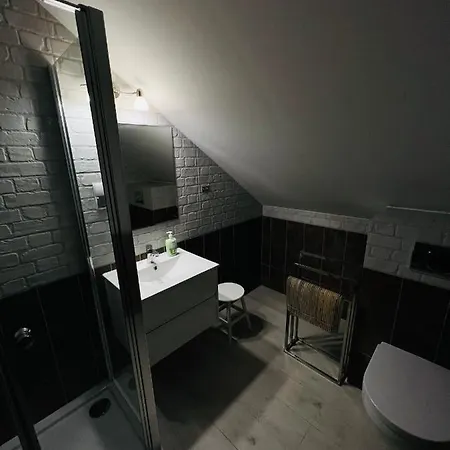 农家乐 Piekna Pszczola *