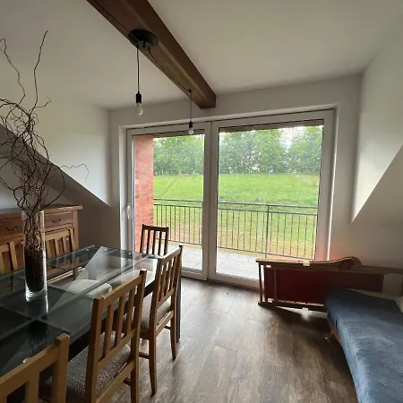 农家乐 Piekna Pszczola *